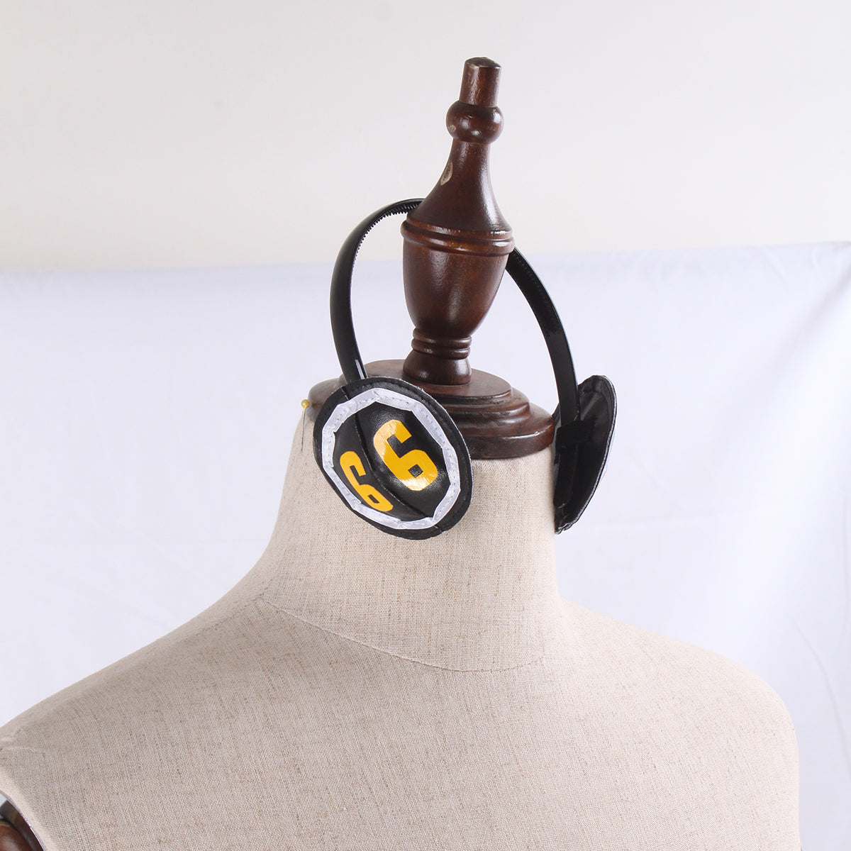 One Piece Vinsmoke Niji Cosplay Costume