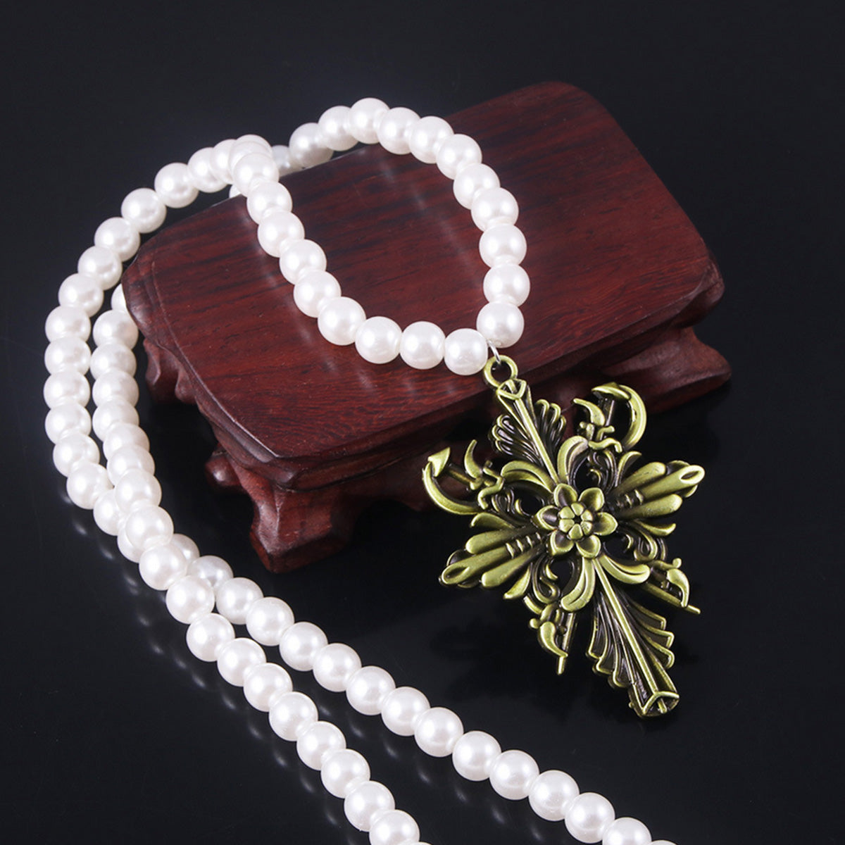 RE 8 Village Alcina Dimitrescu Vampire Lady Dimitrescu Necklace Cosplay Accessory Prop